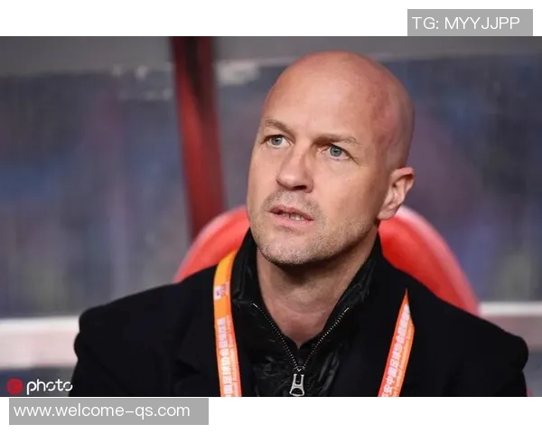 小克鲁伊夫正式担任阿贾克斯俱乐部技术总监开启新篇章